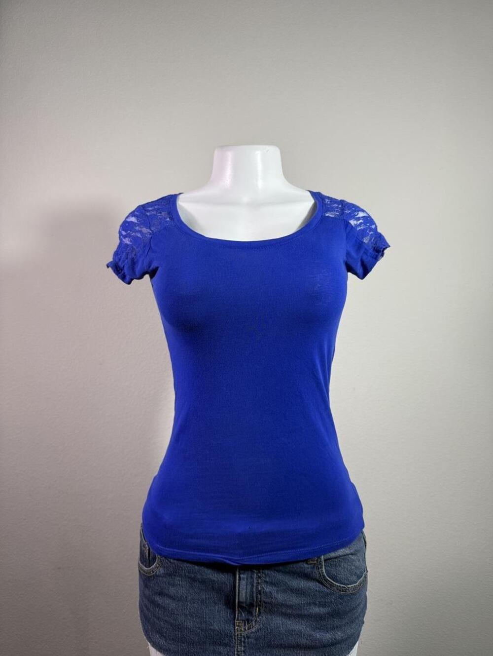 Vintage Splash brand royal blue lace shoulder tee – Women's Used Clothing